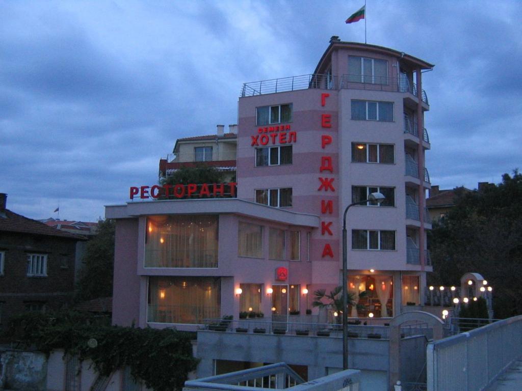 Family Hotel Gerdjika Plowdiw Exterior foto